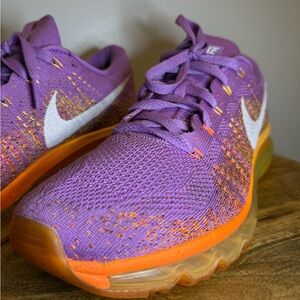 Nike Flyknit Max
Atomic Purple Total Orange
women’s 10.5